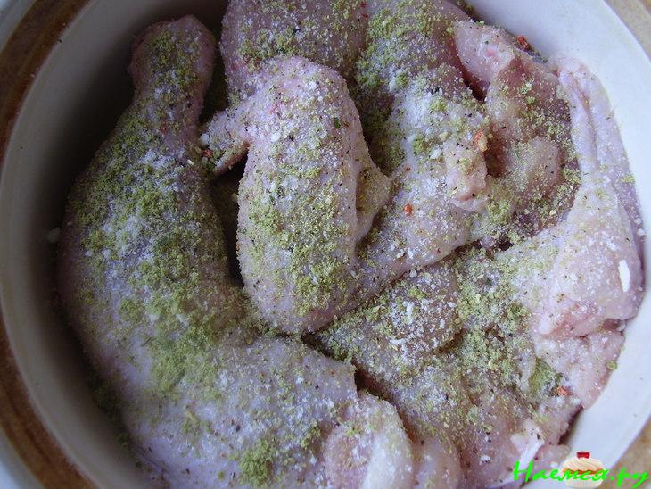 Тушенная курица с фруктами