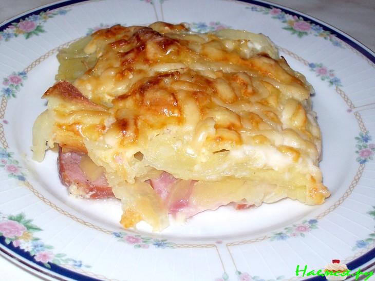 Картофельная запеканка с копчёным окороком