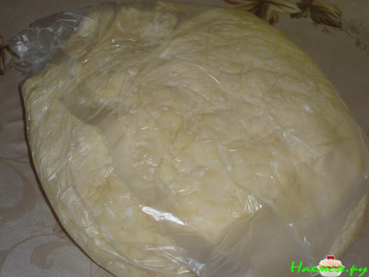 Творожный пирог с айвой и грушей