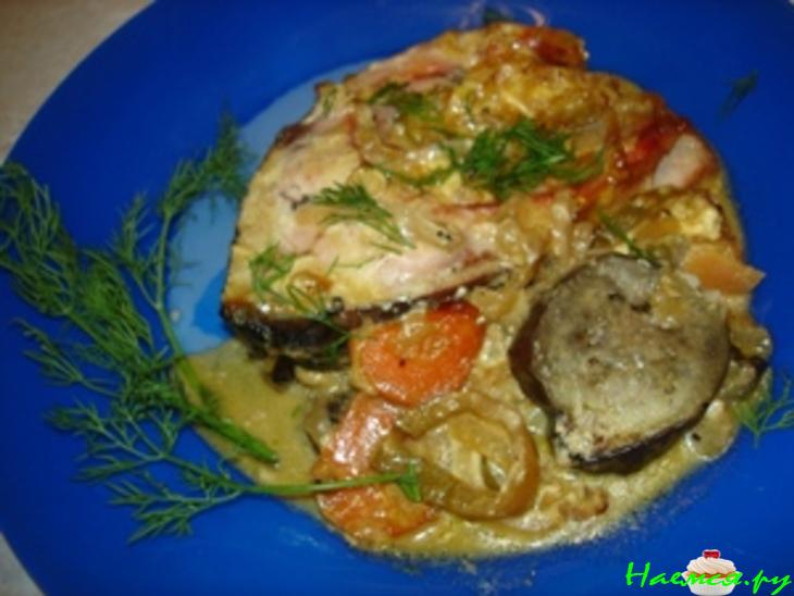 Сазан пряный запеченный с овощами