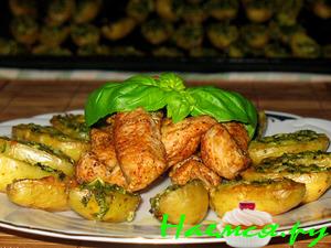 Запечённая молодая картошечка с базиликом