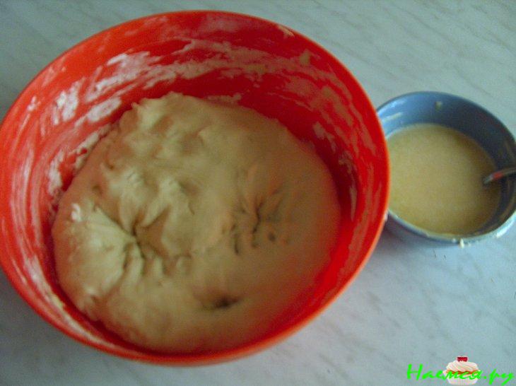 Итальянский масляный хлеб с базиликом