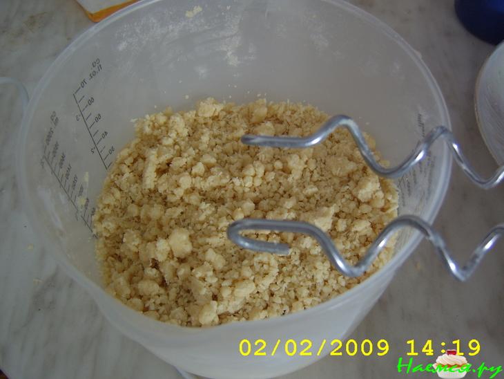 Пирог с вишнёво-пудинговой начинкой под штройзелем Пирог с вишнёво-пудинговой начинкой под штройзелем