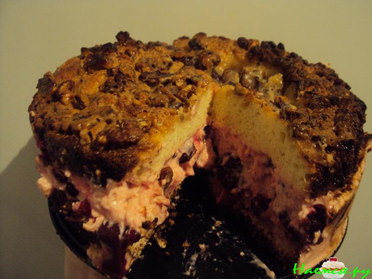 Вишнево-клюквенный пирог под орехово-карамельной корочкой Вишнево-клюквенный пирог под орехово-карамельной корочкой