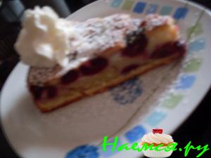 Вишневый пирог с заливкой