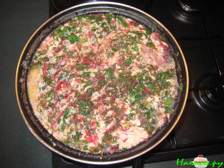 Зеленый борщ со свеклой