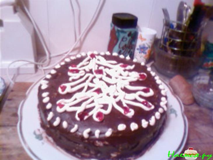 Торт бисквитный вишневый классический