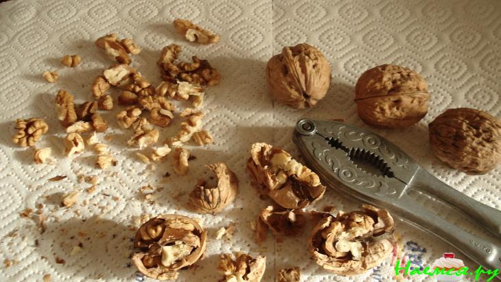 Салат "Любимый" с грушей и авокадо