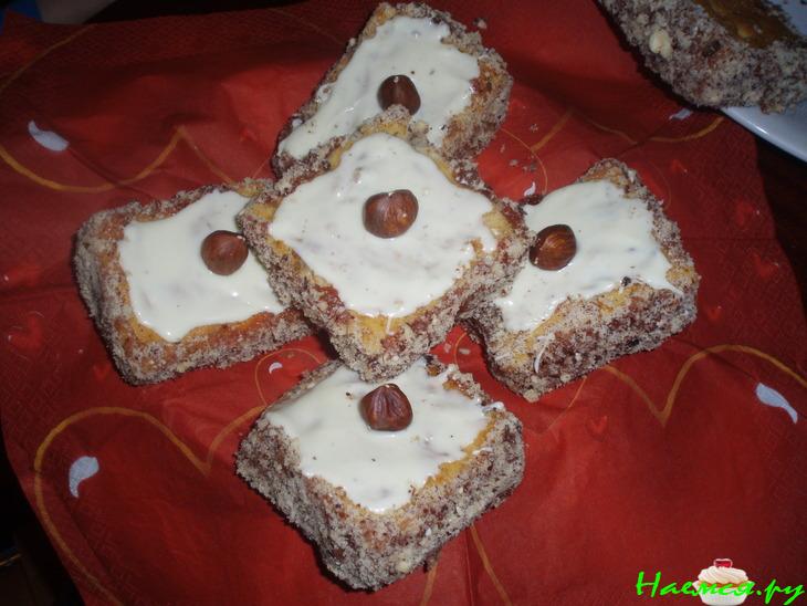 Лакомство из лесных орехов