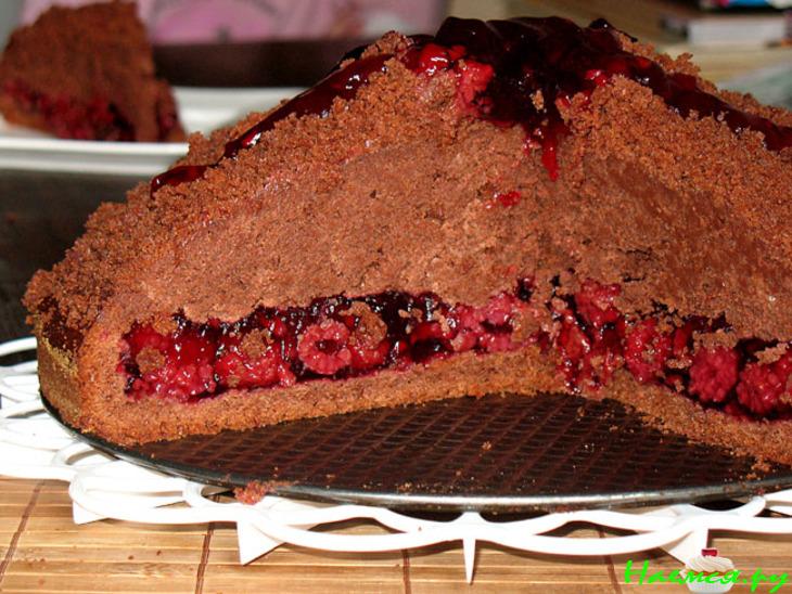 Шоколадно-малиновый торт "Вулкан"