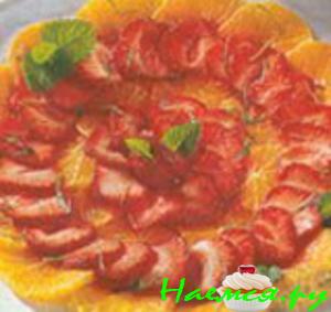 Клубнично-апельсиновый салат