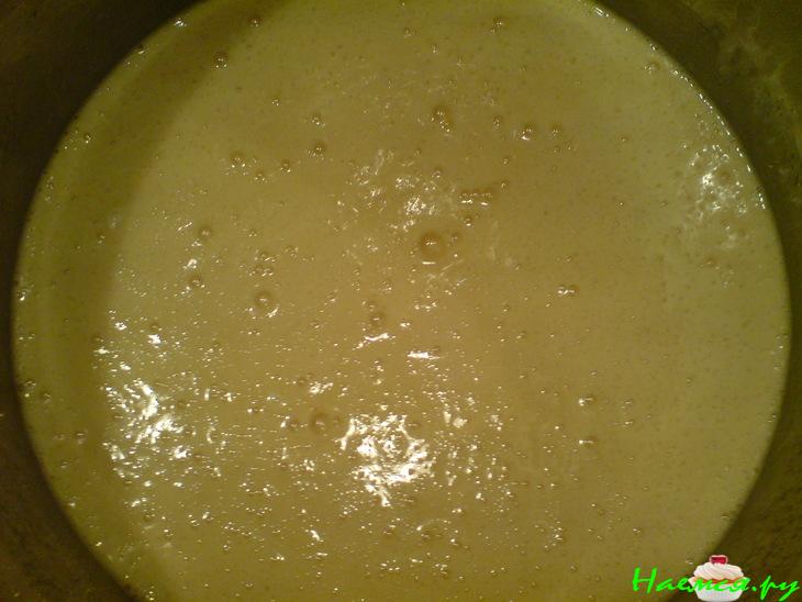 Торт 'Рыжик' с миндалем