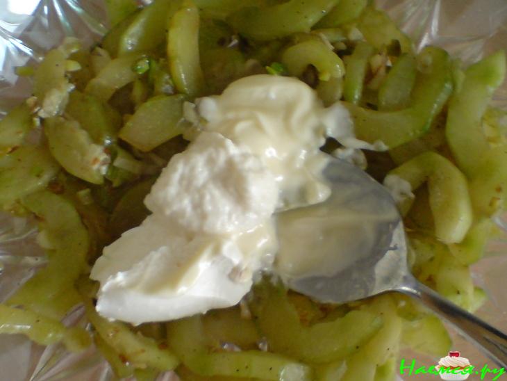 Салат из огурца и креветок