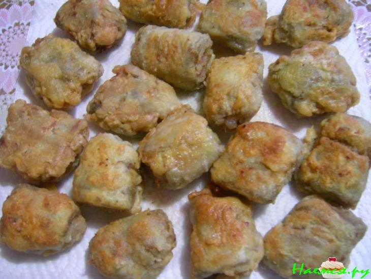 Рулеты из баклажанов с соусом сациви