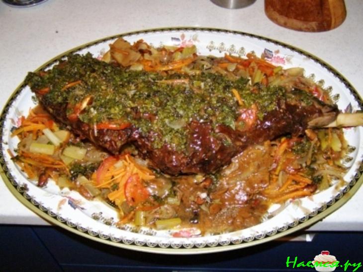 Баранья нога тушенная