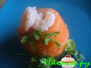 Тимбаль из копченого лосося с креветочно-лососевым муссом