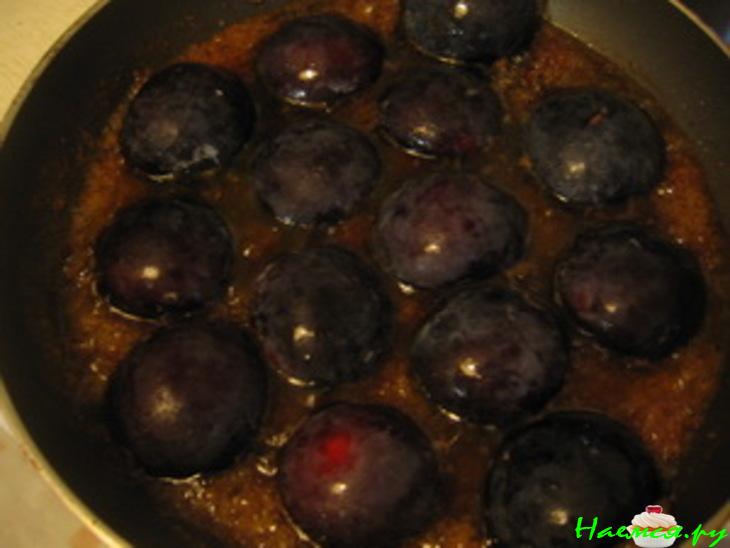 Сливовый пирог "перевертыш"