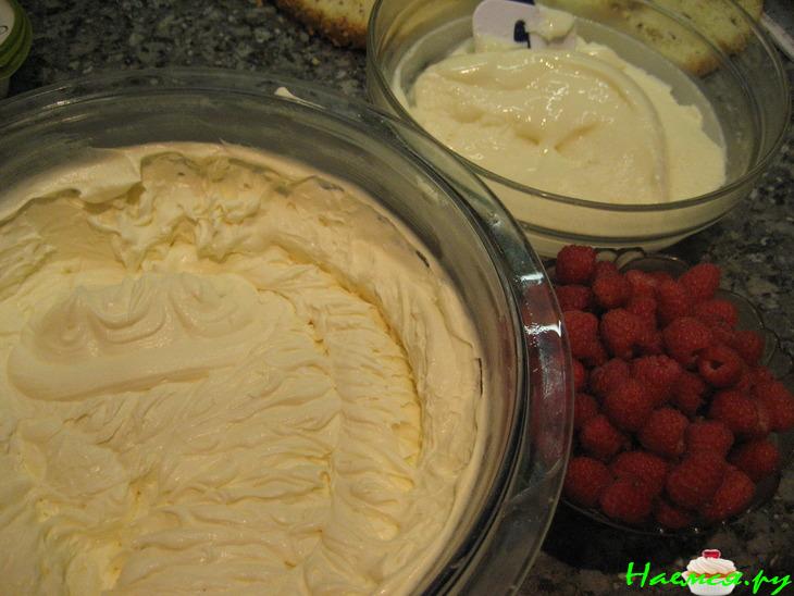 Торт бисквитный 'Фруктовая горка' Торт бисквитный 'Фруктовая горка'