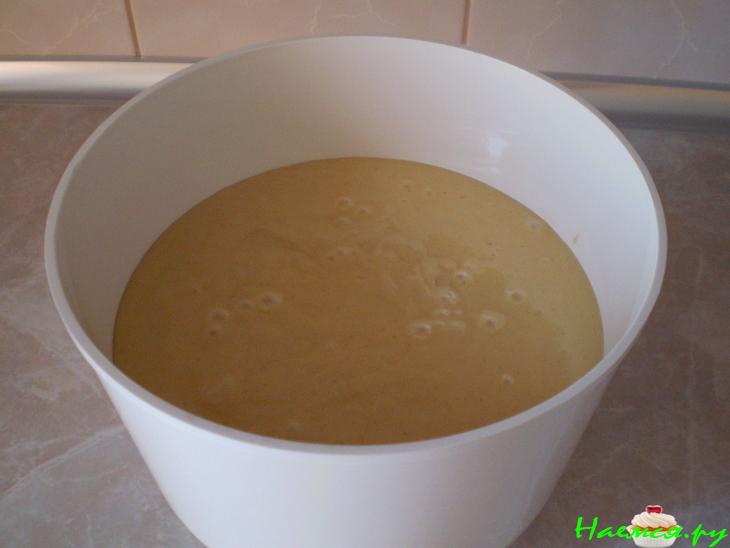 Пирожные медовые с пчелкой