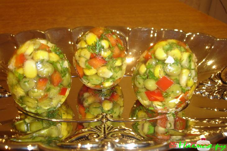 Яйцо "Фаберже" (овощное заливное)