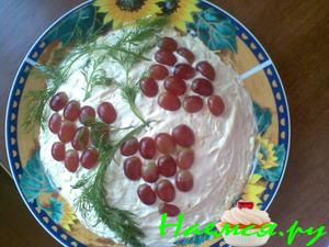 Салат "Виноградная лоза" Салат "Виноградная лоза"