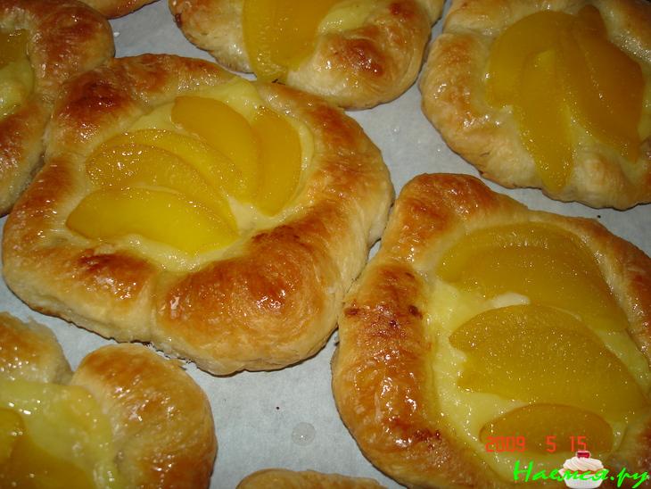 Пирожные "Розанчики" с заварным кремом и фруктами (по мотивам датской выпечки)