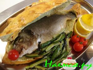 Филе дорадо, запеченное в тесте с ароматными травами