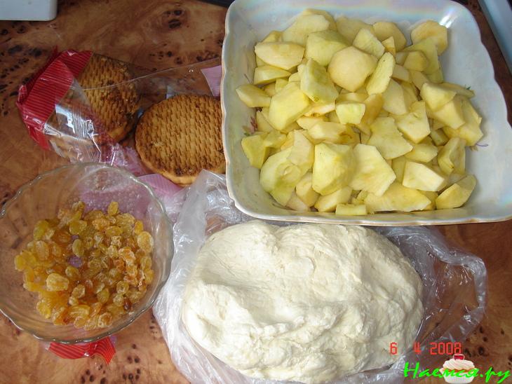 Яблочный пирог выходного дня