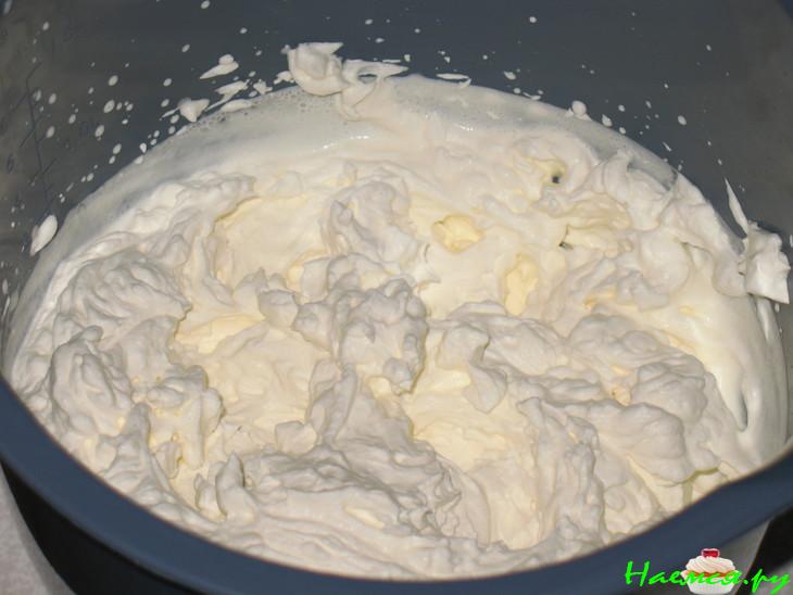 Песочный тортик с ягодами и сливочно-заварным кремом