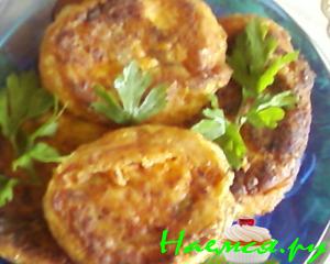 Мини-пицца с вареной колбаской и грибами Мини-пицца с вареной колбаской и грибами