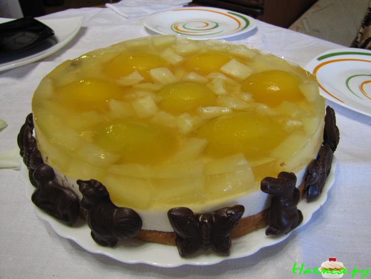 Торт бисквитный с йогуртовым суфле