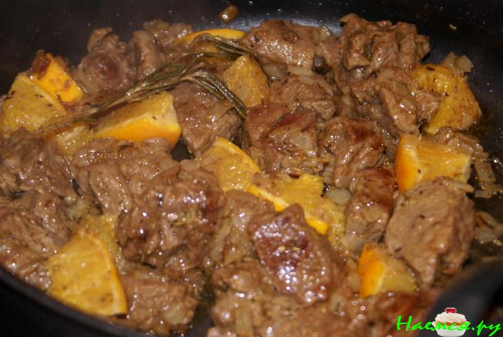 Телятина с апельсином и розмарином