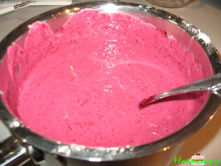 Бисквитный пирог с клюквой и творогом Бисквитный пирог с клюквой и творогом