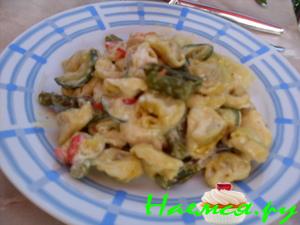 Тортеллини со спаржой в сливочном соусе