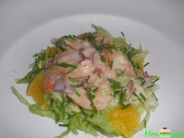 Салатик с креветками и фиолетовым луком