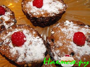 Малиновые кексы-брауни с шоколадом