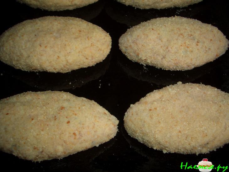 Рыбные котлеты с овощным соусом