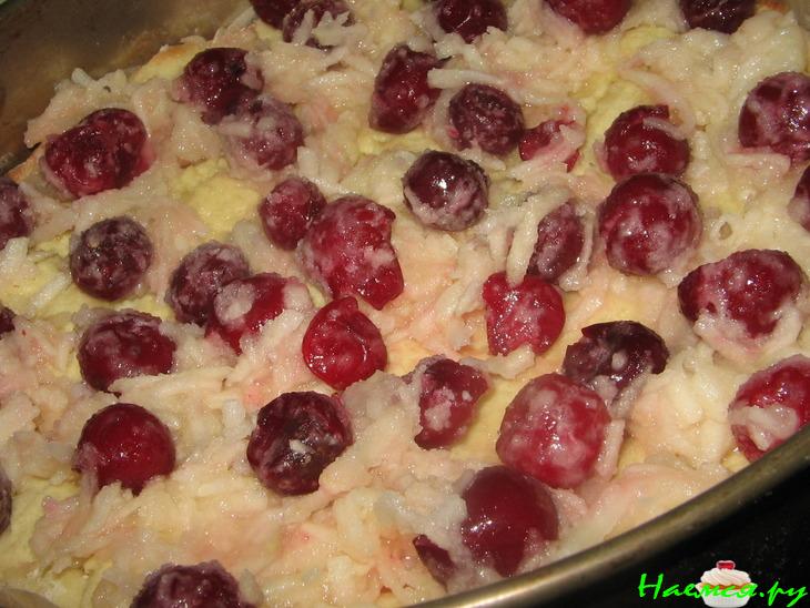 Пирог песочный яблочно-вишневый