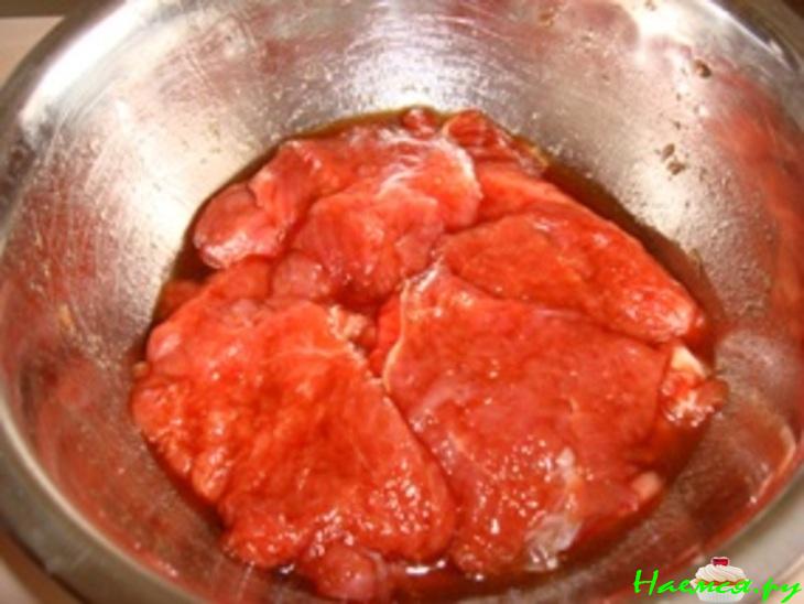 Говядина под сливочно-банановым соусом Говядина под сливочно-банановым соусом