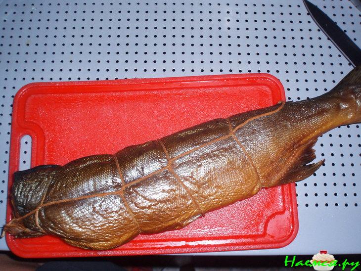 Рыбный салат (слабосоленая форель и горбуша горячего копчения)