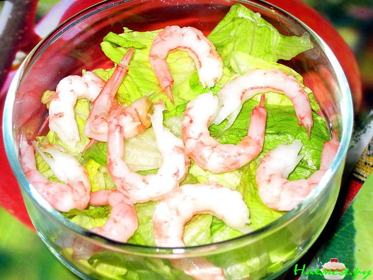 Салат с авокадо и креветками