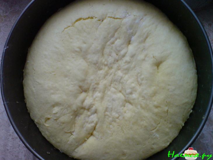 Пирог с вишней и безе