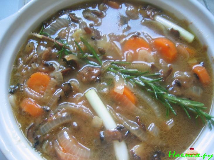 Запеченная говядина в грибном соусе