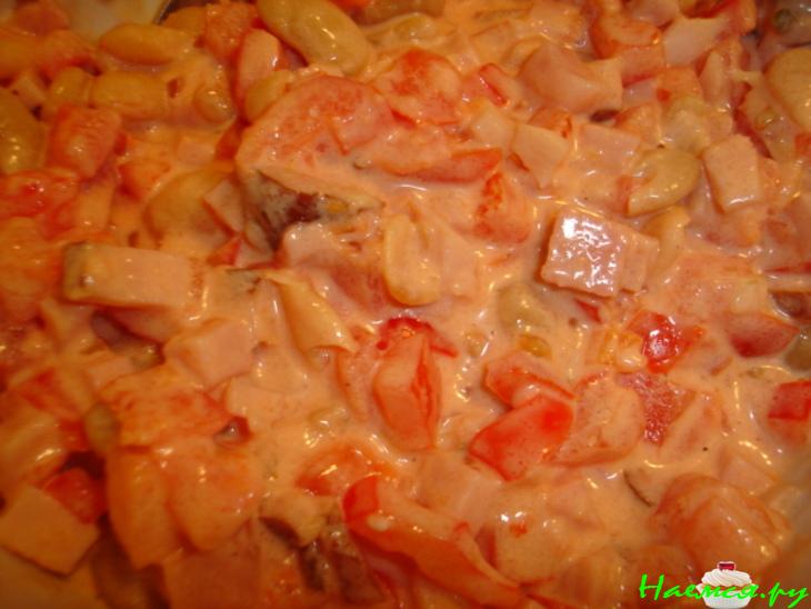 Салат с ветчиной и фасолью