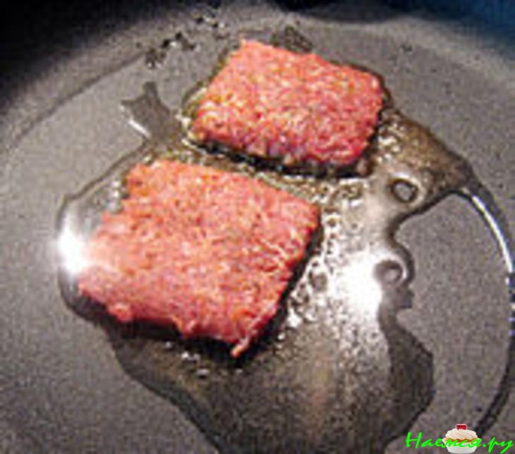 Башенки с фаршем, овощами и креветками