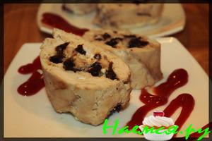 Куриный рулет с мёдом,черносливом и лесными орешками Куриный рулет с мёдом,черносливом и лесными орешками