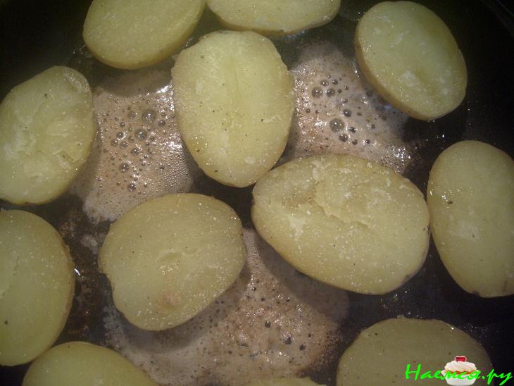 Молодой картофель в лёгкой панировке