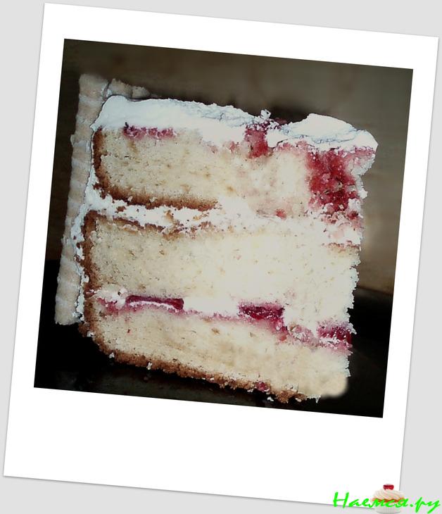 Торт со сливками и клубникой