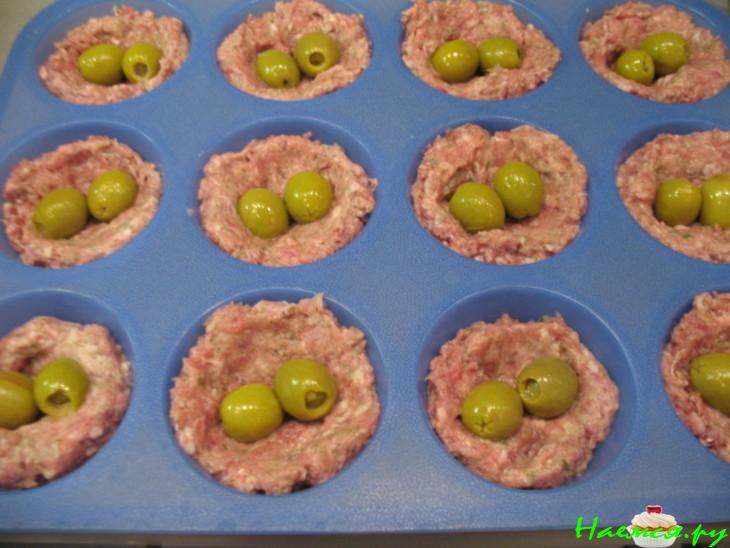 Мясные "маффины" с начинкой Мясные "маффины" с начинкой