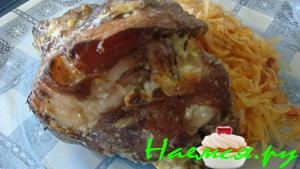 Рулька с чесночком в красном вине